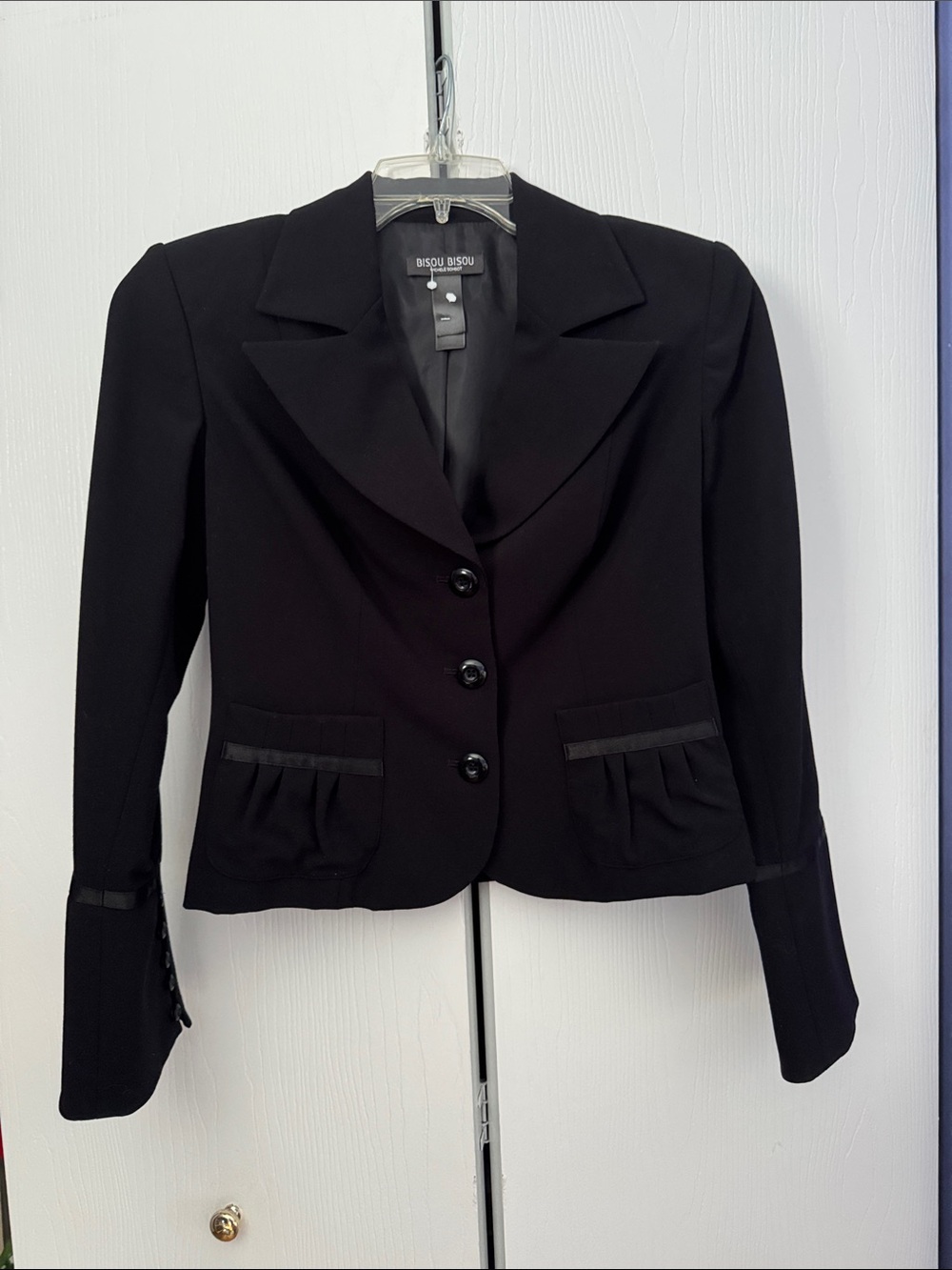 Bisou Bisou Black Women's Tailored Blazer with Notch Lapel
